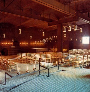 Sigürd Lewerentz, Igreja de São Pedro, Klippan, interior da Igreja<br />Foto Fabio Galli  [Claes Dymling. Architect Sigurd Lewerentz, vol. I, p.171]
