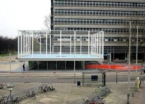 Basket Bar [http://architettura.supereva.com/architetture/20031018/]