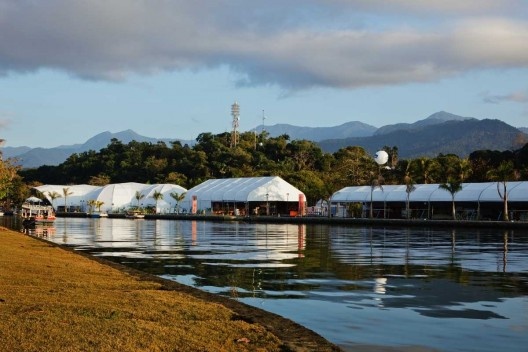 Flip 2011, instalações efêmeras vistas do centro histórico, Paraty<br />Foto Nelson Kon 