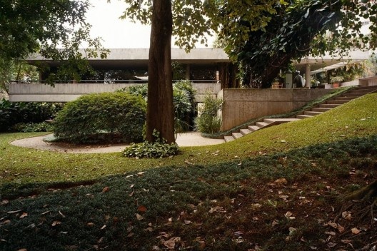 Residência Max Define, São Paulo SP, 1978. Arquiteto Eduardo de Almeida<br />Foto Nelson Kon 